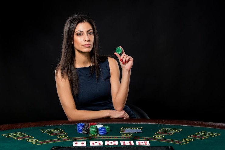 Final hand result with payout or loss displayed